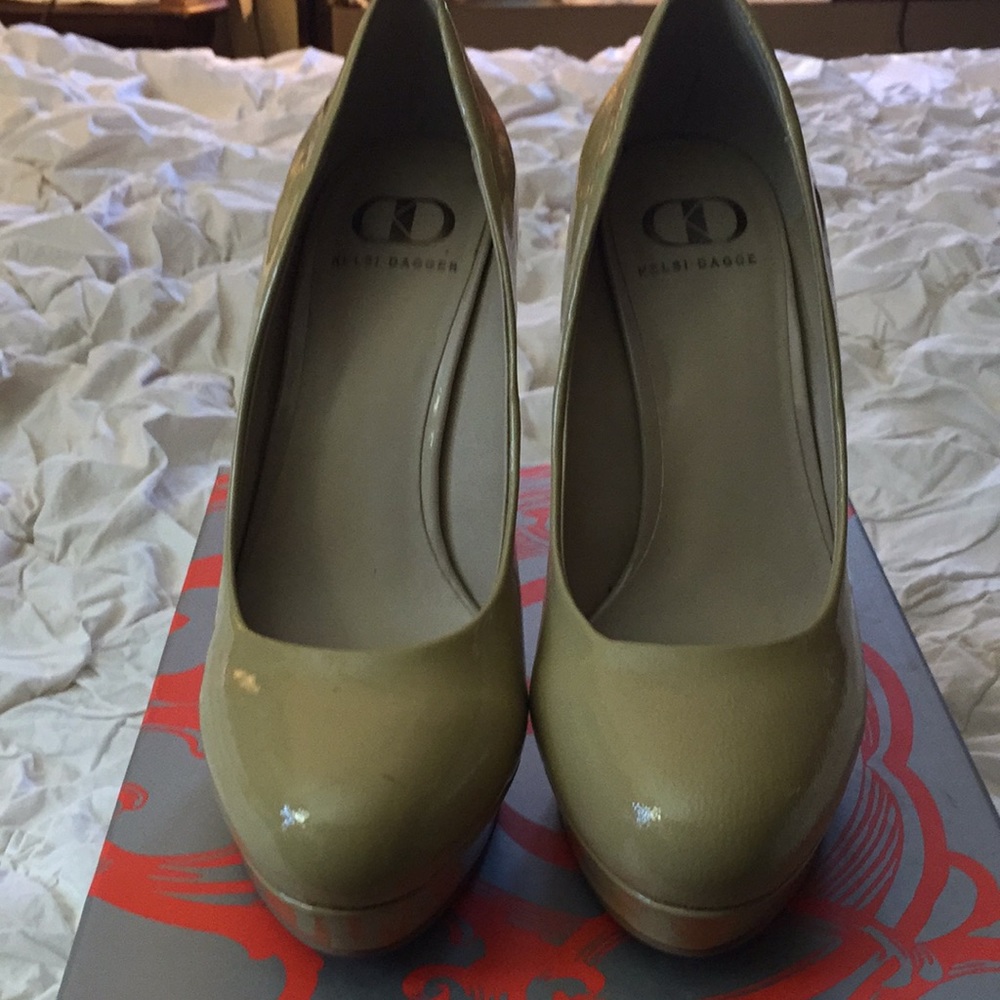 Kelsi Dagger leather almost new shoes